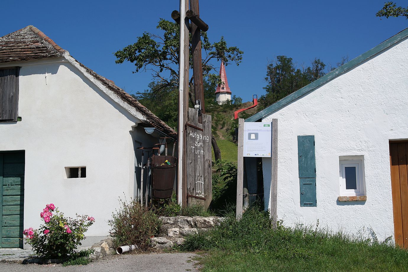 Kellergasse Galgenberg - Aufgang zum Turm